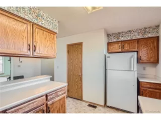 Photo #5: 8081957 Listing