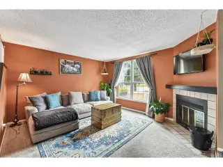 Photo #5: 8088555 Listing