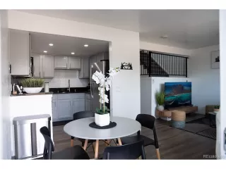 Photo #3: 8089348 Listing