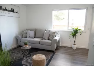 Photo #5: 8089348 Listing