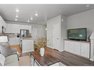 Photo #4: 8091679 Listing