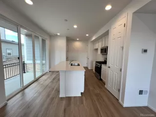 Photo #3: 8093348 Listing