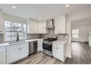 Photo #4: 8093699 Listing