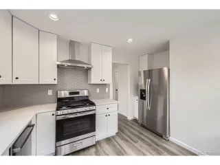 Photo #5: 8093699 Listing