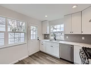 Photo #6: 8093699 Listing