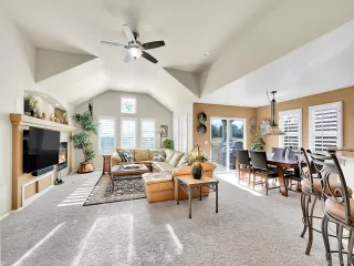 Photo #3: 8096139 Listing