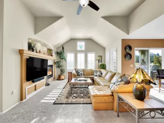 Photo #4: 8096139 Listing