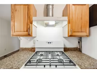 Photo #6: 8098434 Listing