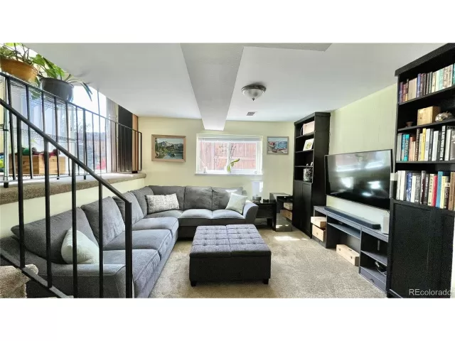 MLS: 8103573 Condo For Sale