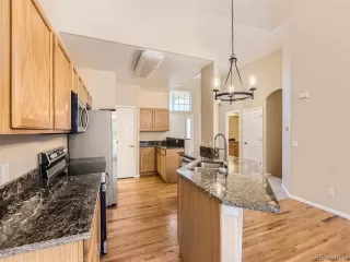 Photo #5: 8103674 Listing