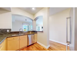 Photo #4: 8104710 Listing