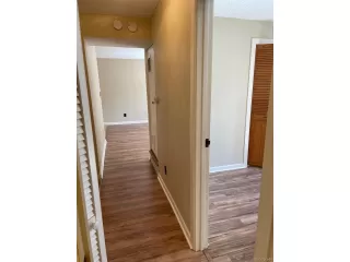 Photo #5: 8105530 Listing 