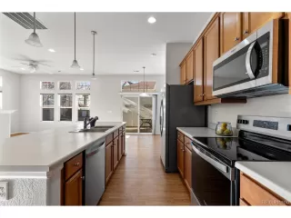 Photo #5: 8106287 Listing