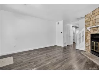 Photo #5: 8106767 Listing