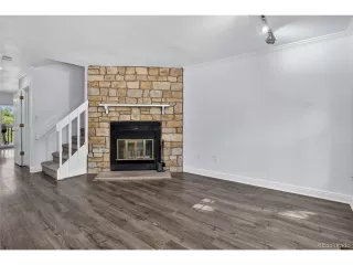 Photo #6: 8106767 Listing