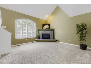 Photo #3: 8109497 Listing