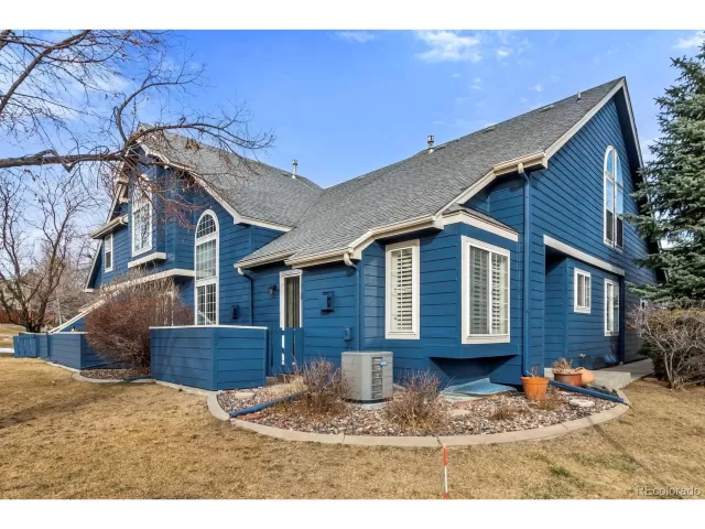 MLS: 8110962 Condo For Sale