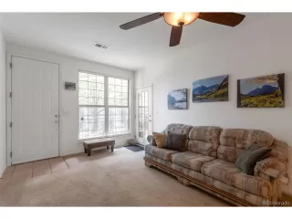 Photo #6: 8112404 Listing