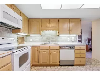 Photo #6: 8113369 Listing