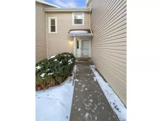 Photo #5: 8113980 Listing