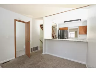 Photo #5: 8114274 Listing