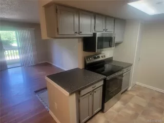 Photo #3: 8117965 Listing