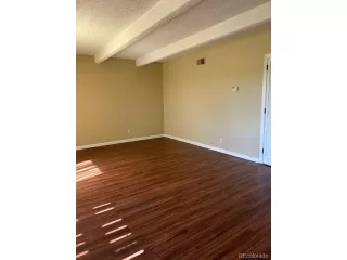 Photo #6: 8118531 Listing