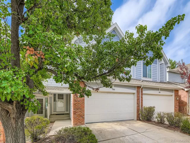 MLS: 8121246 Condo For Sale