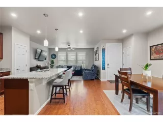 Photo #6: 8121452 Listing