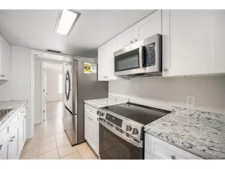 Photo #6: 8121894 Listing 