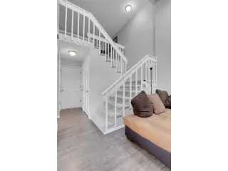 Photo #5: 8121935 Listing 