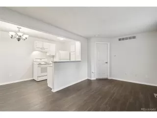 Photo #3: 8126233 Listing