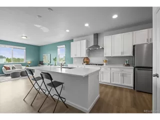 Photo #5: 8126842 Listing 