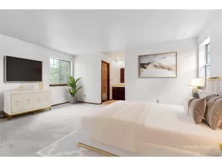 Photo #5: 8135769 Listing