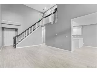 Photo #5: 8135931 Listing 