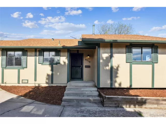 MLS: 8137919 Condo For Sale