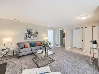 Photo #4: 8146886 Listing 