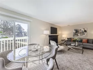 Photo #5: 8146886 Listing 