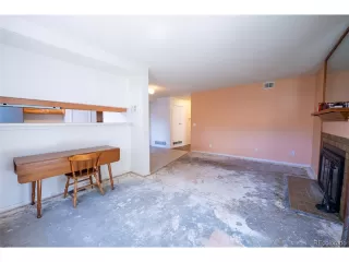 Photo #6: 8151100 Listing