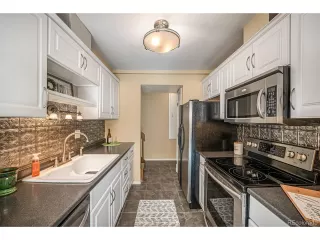 Photo #6: 8152008 Listing