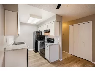 Photo #4: 8156596 Listing
