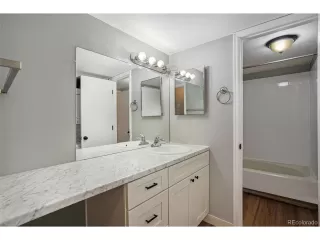 Photo #6: 8156596 Listing
