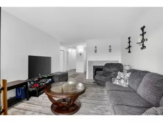 Photo #3: 8156783 Listing