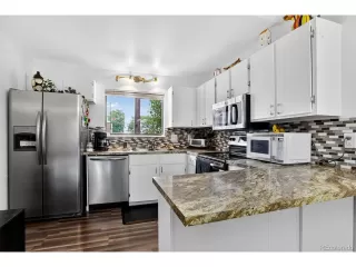 Photo #5: 8156783 Listing