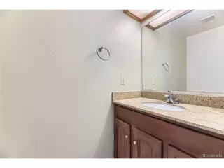 Photo #5: 8161294 Listing
