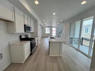 Photo #5: 8162161 Listing