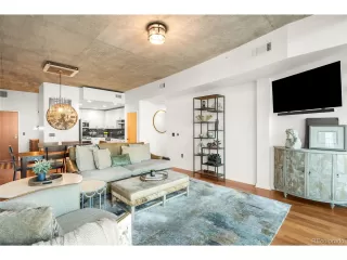 Photo #6: 8163503 Listing