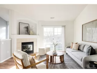 Photo #4: 8165736 Listing