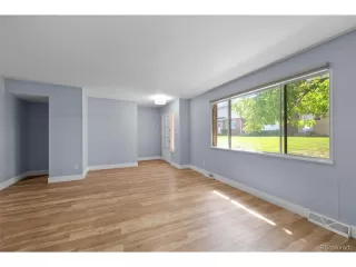 Photo #6: 8179903 Listing