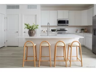 Photo #3: 8180300 Listing